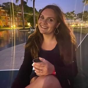 Meet your Posher, Danielle